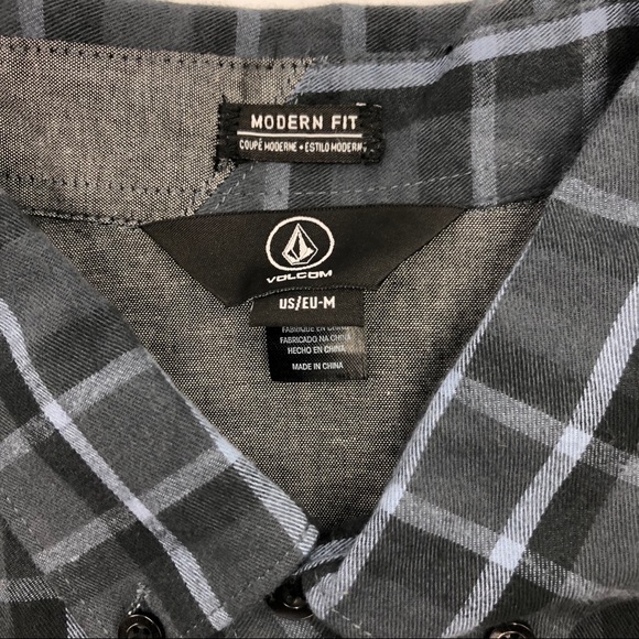NWT. Volcom Men's Keiran Plaid Pocket Shir Blue Size Small - Picture 3 of 5